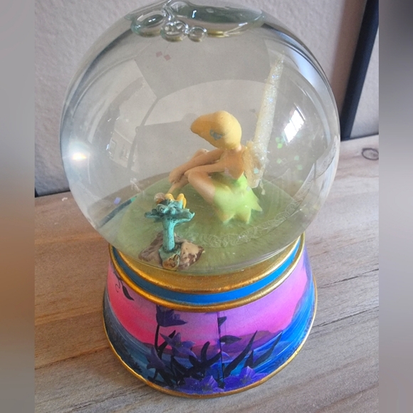 The Bradford Exchange "A Wish Of Friendship" Tinker Bell's Musical Water Globe - Picture 3 of 7